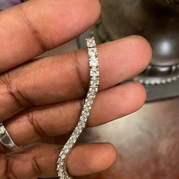 Six and half diamond tennis bracelet - Picture 2 of 3